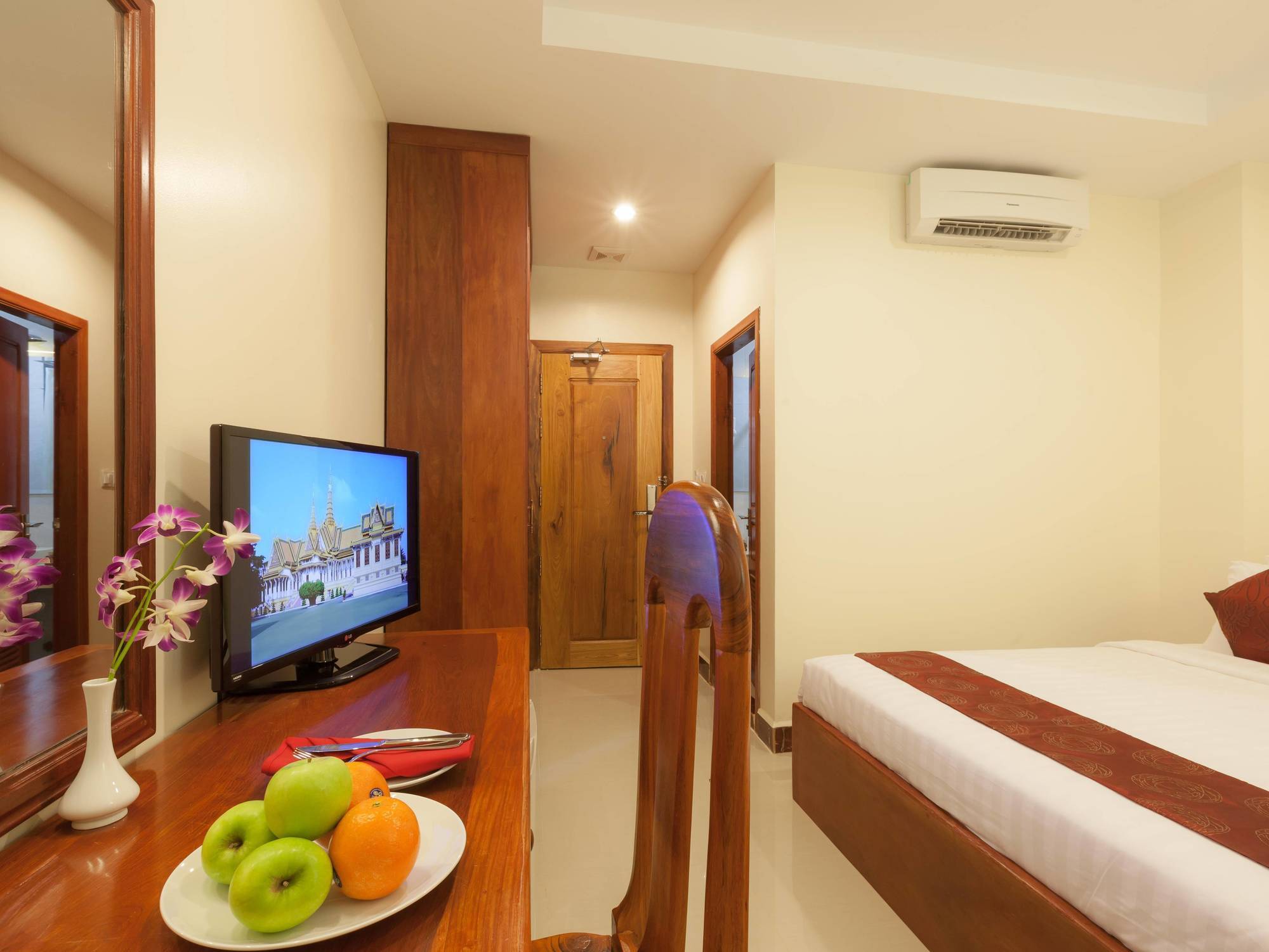 Kirirom Crystal Hotel Пном Пен Екстериор снимка